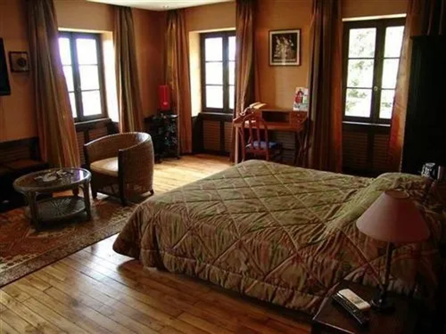 QUALYS-HOTEL Le Château Du Pelavé