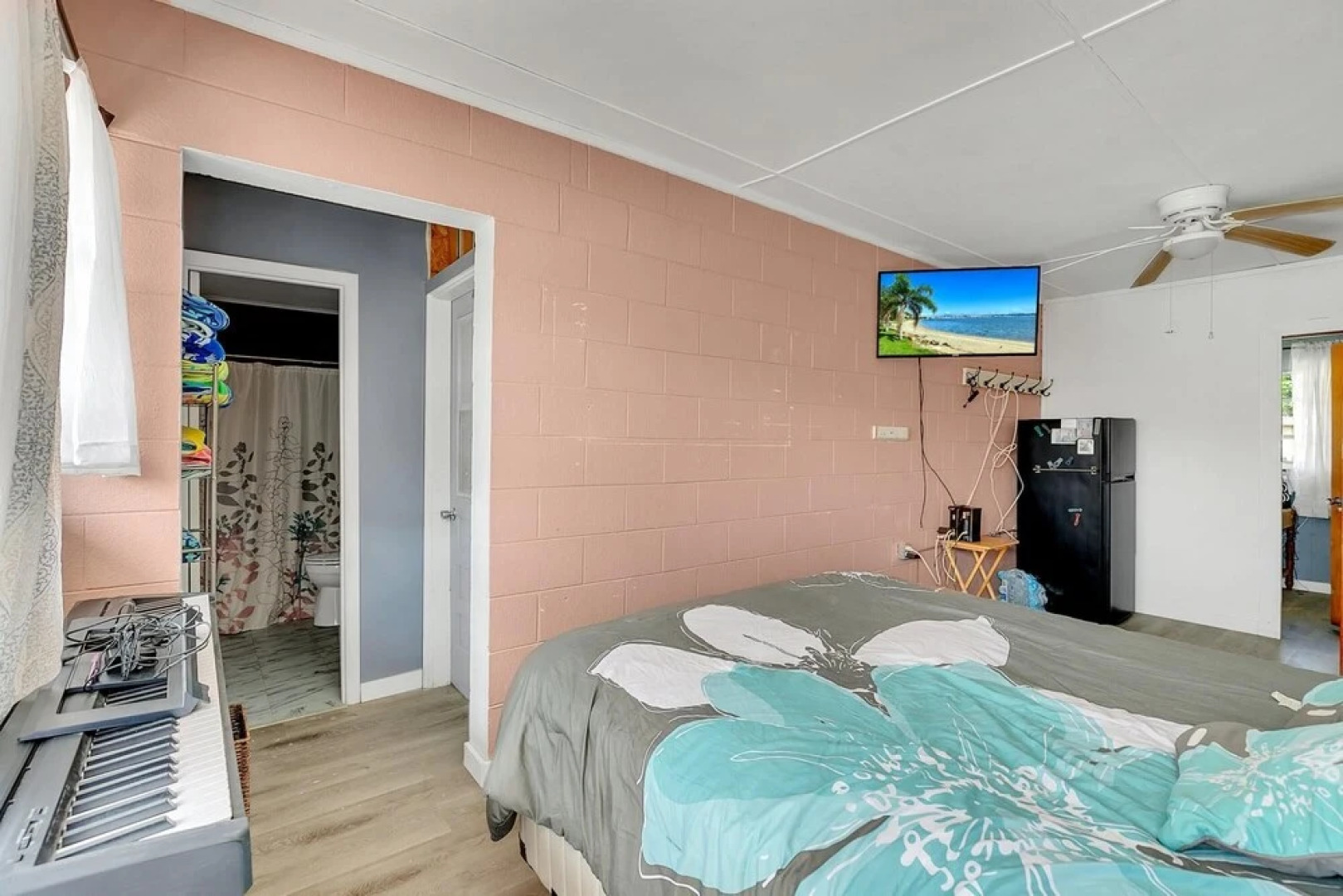 Charming Pool Home Minutes From Downtown Orlando and Winter Garden