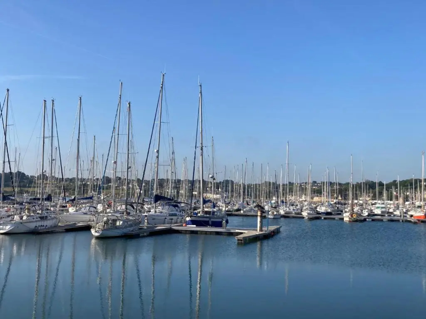 BEL APPARTEMENT duplex PORT DE PERROS GUIREC