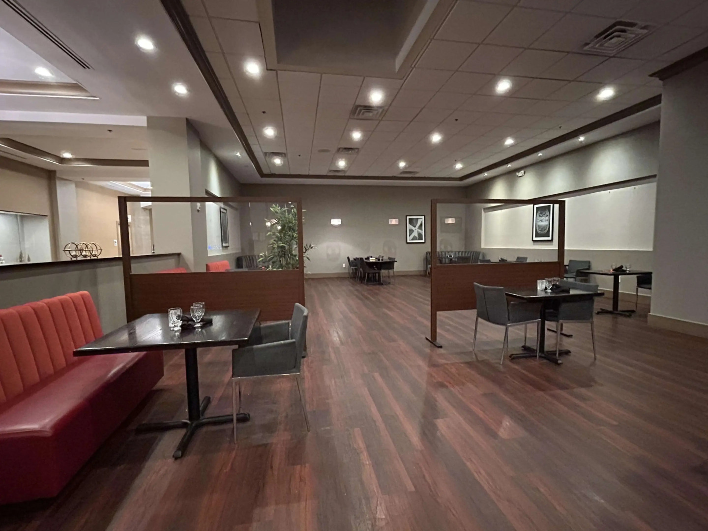 Skyline Hotel Detroit Airport, SureStay Collection by BW