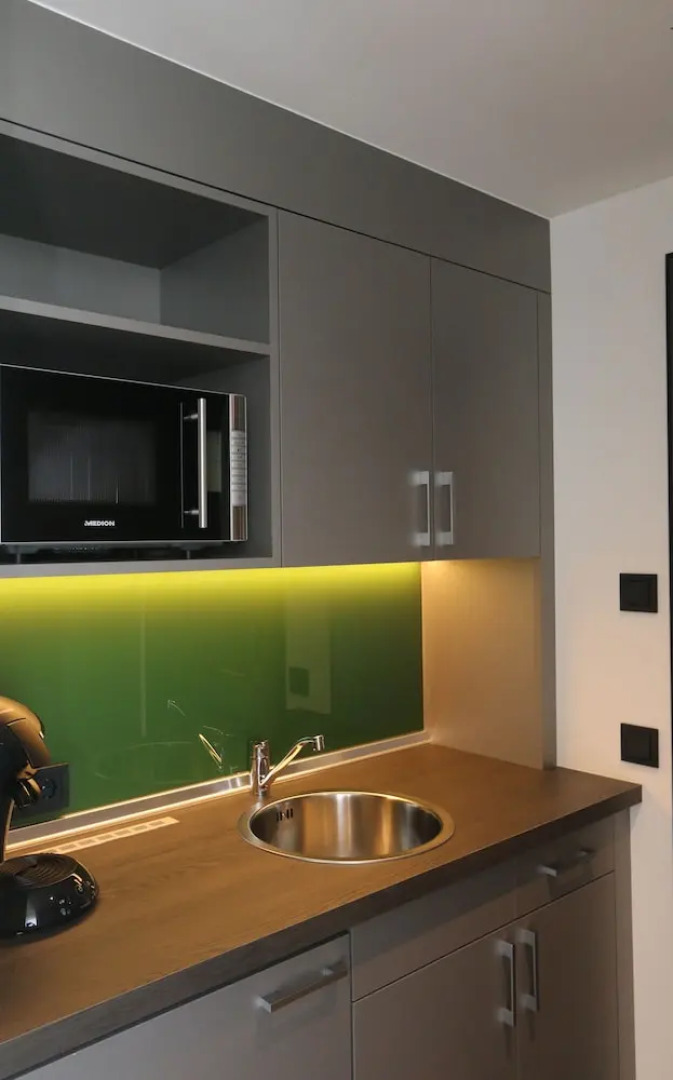 in2 The Boardinghouse