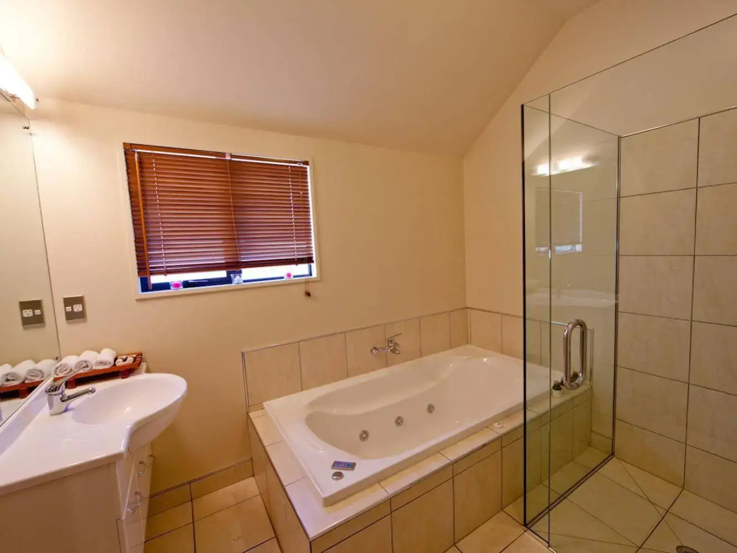 Websters on Wanaka Lodge & Apartments