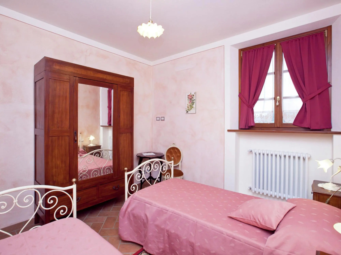 Spacious Cottage in Lucignano with Garden