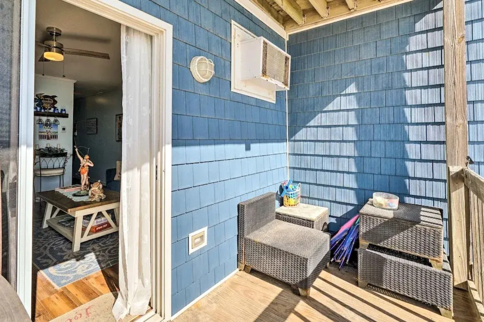 North Topsail Oceanfront Condo w/ Balcony!
