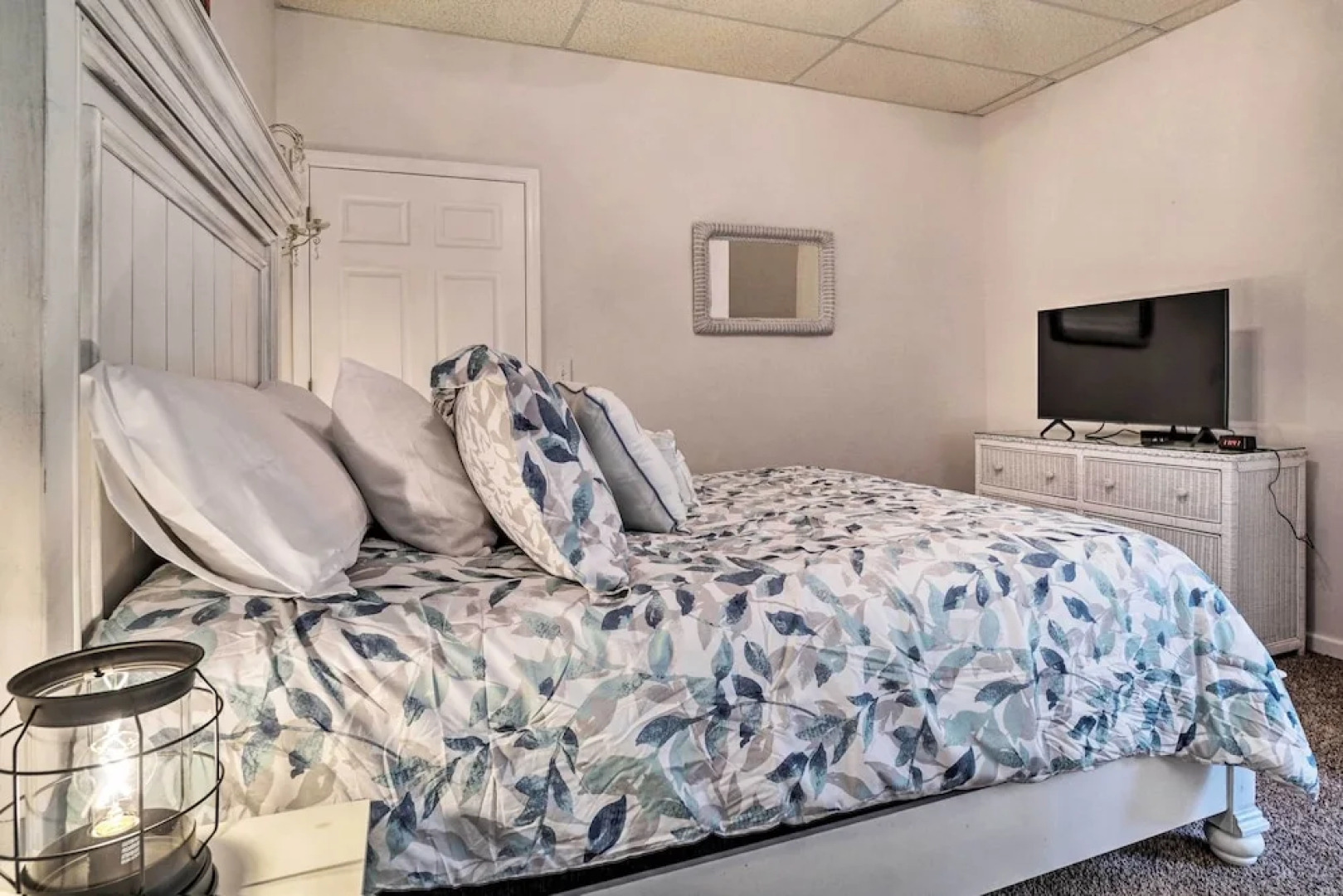 Hiawassee Cabin w/ Mtn Views < 1 Mi to Lake!