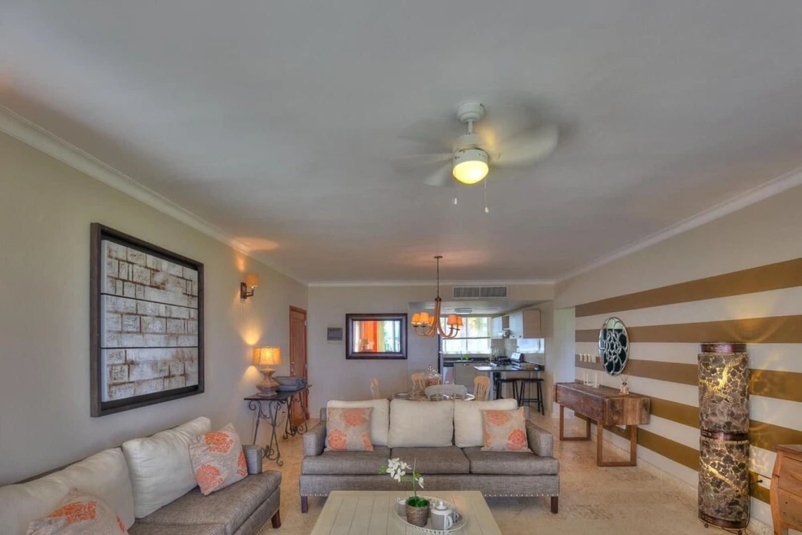 Beachfront Glamorous Apartment With Ocean Views