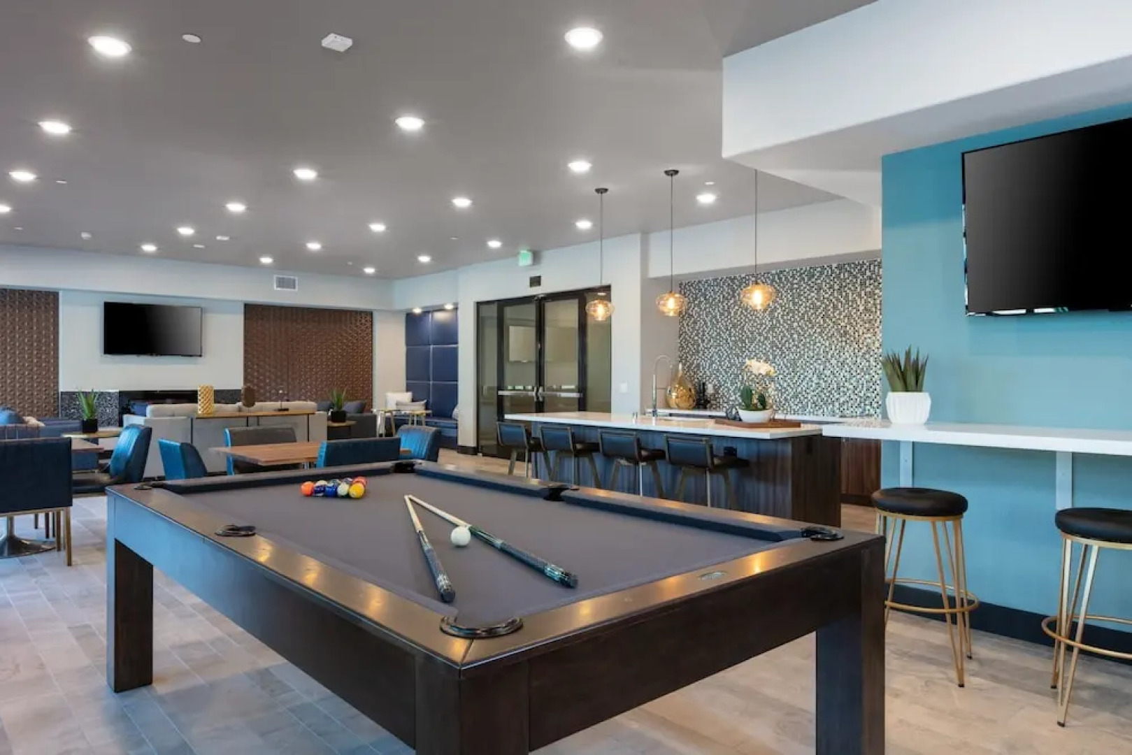 Global Luxury Suites in Campbell