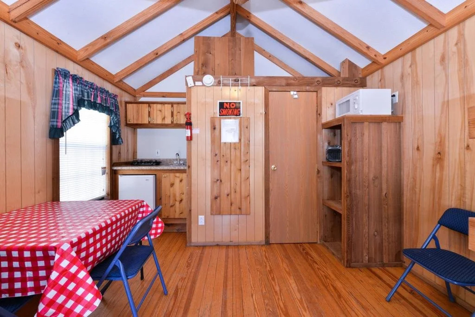 Gunnison Lakeside Cabins & RV Park