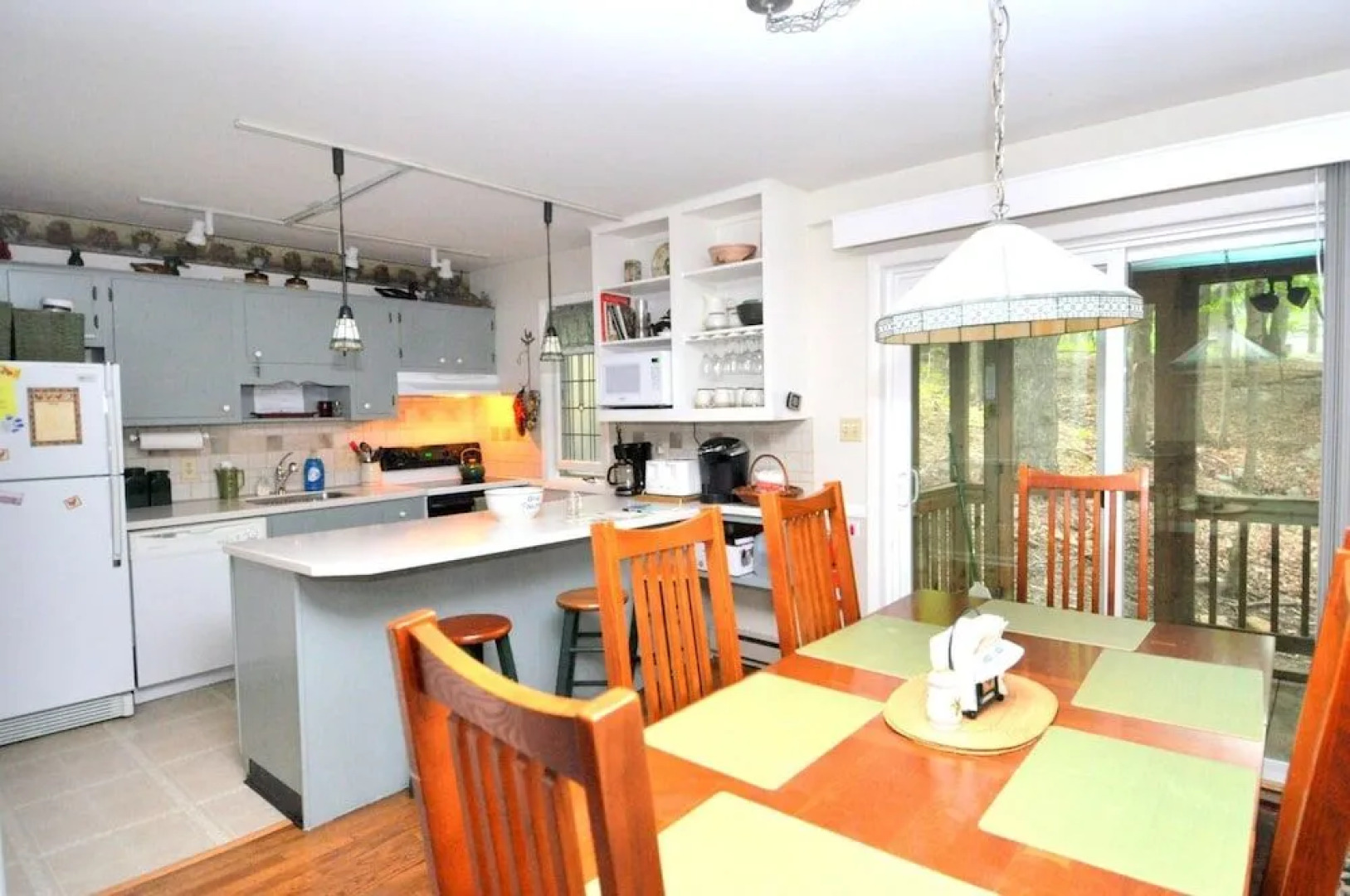 Autumn Wings - A Natural Retreat