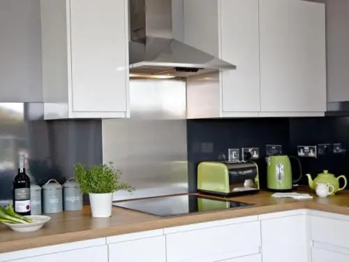 Moorlands House (SW-bound)