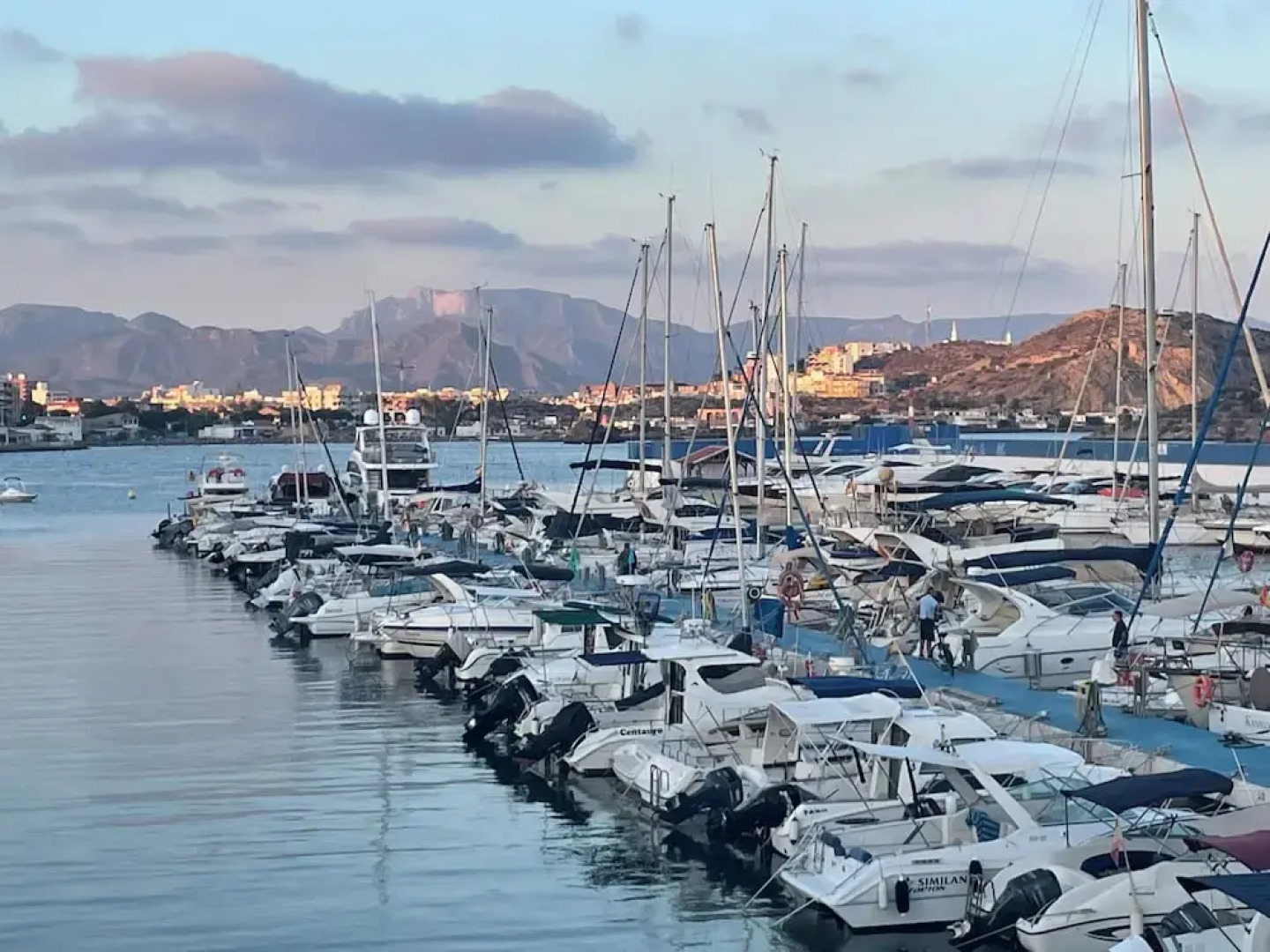 Cuatro Plumas Apart -3 Beds en Puerto de Mazarron