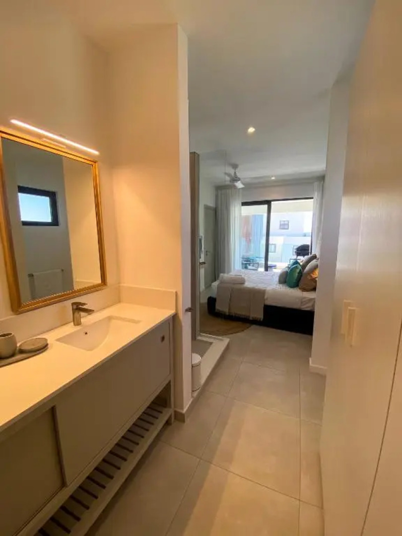 Eastern Blue - Sea View Luxury Apartment