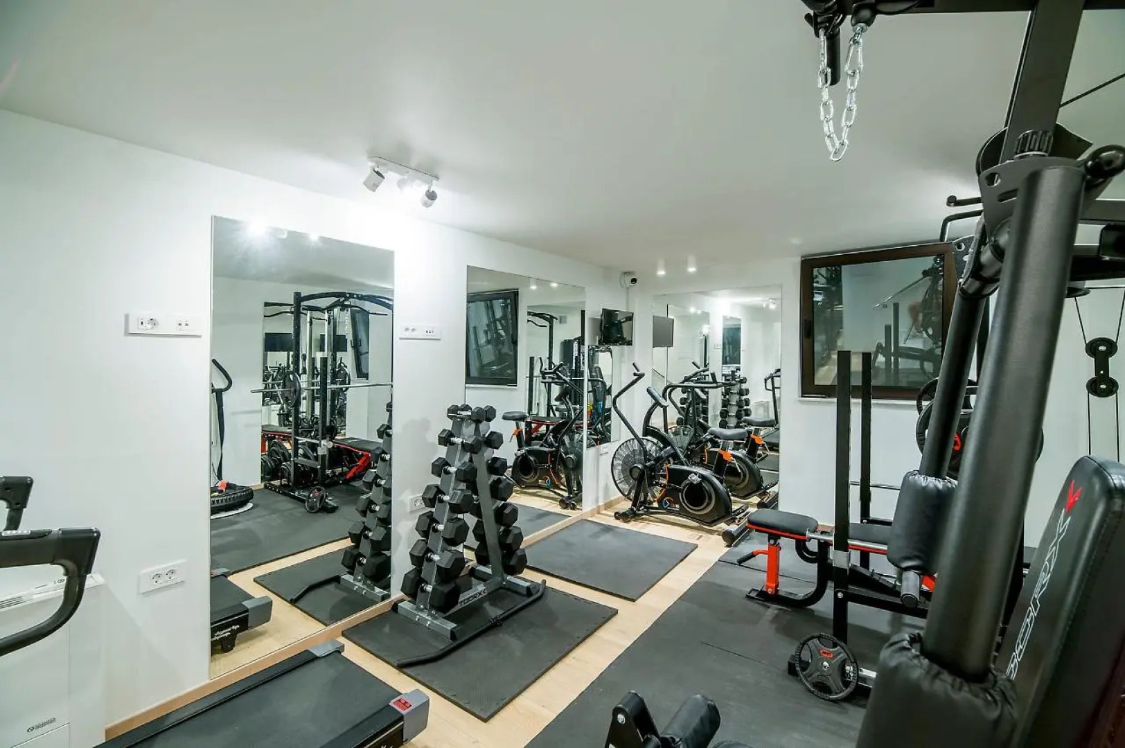 GM Luxury Suites & Spa