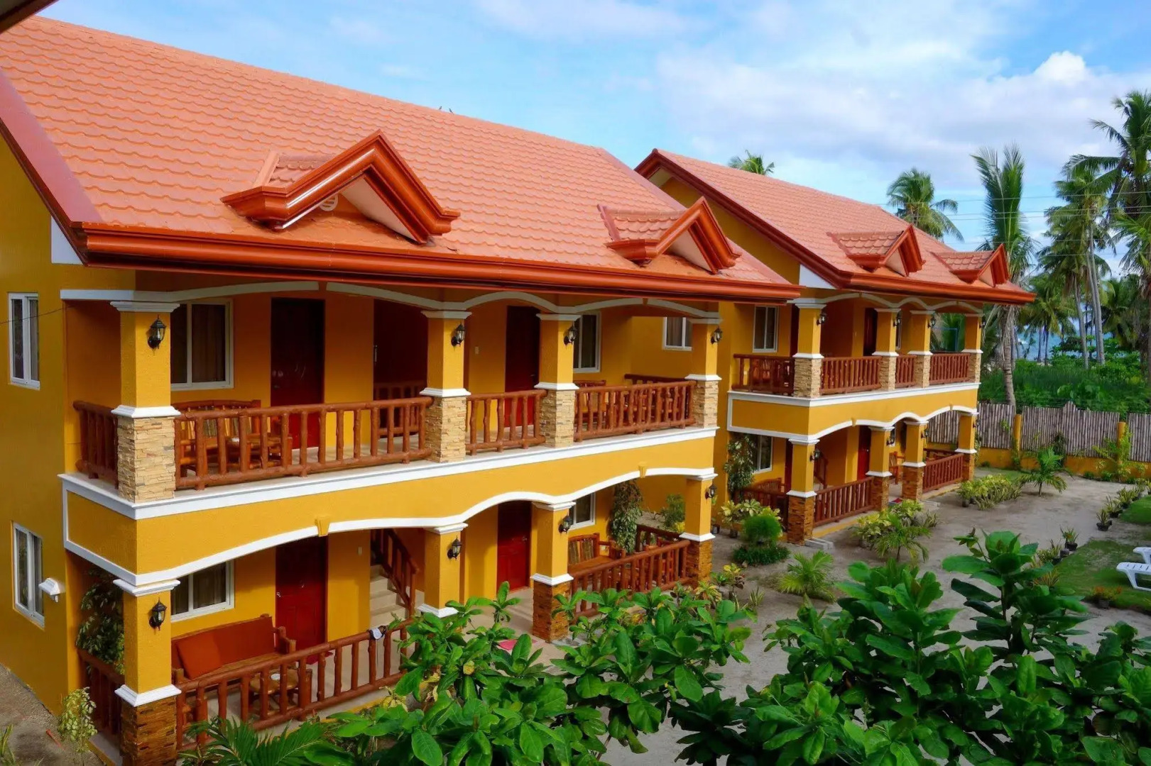 Slam's Garden Dive Resort