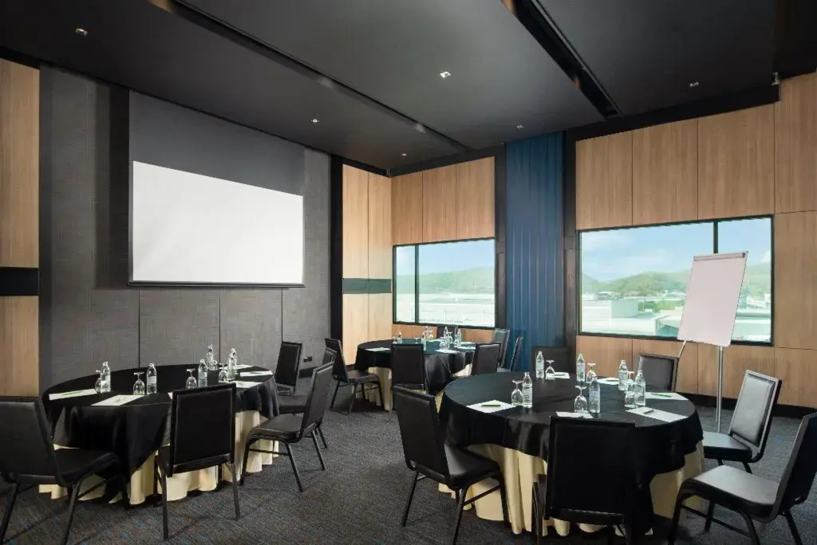 Holiday Inn & Suites Siracha Laemchabang by IHG