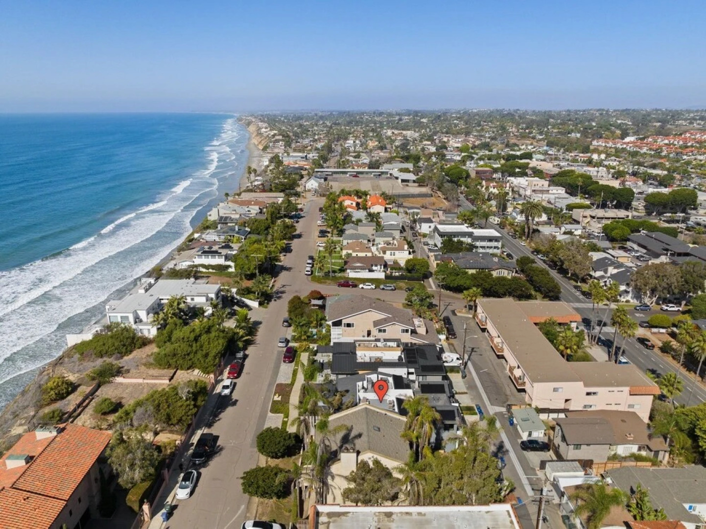 Enc831 4 Bedroom Home by Redawning