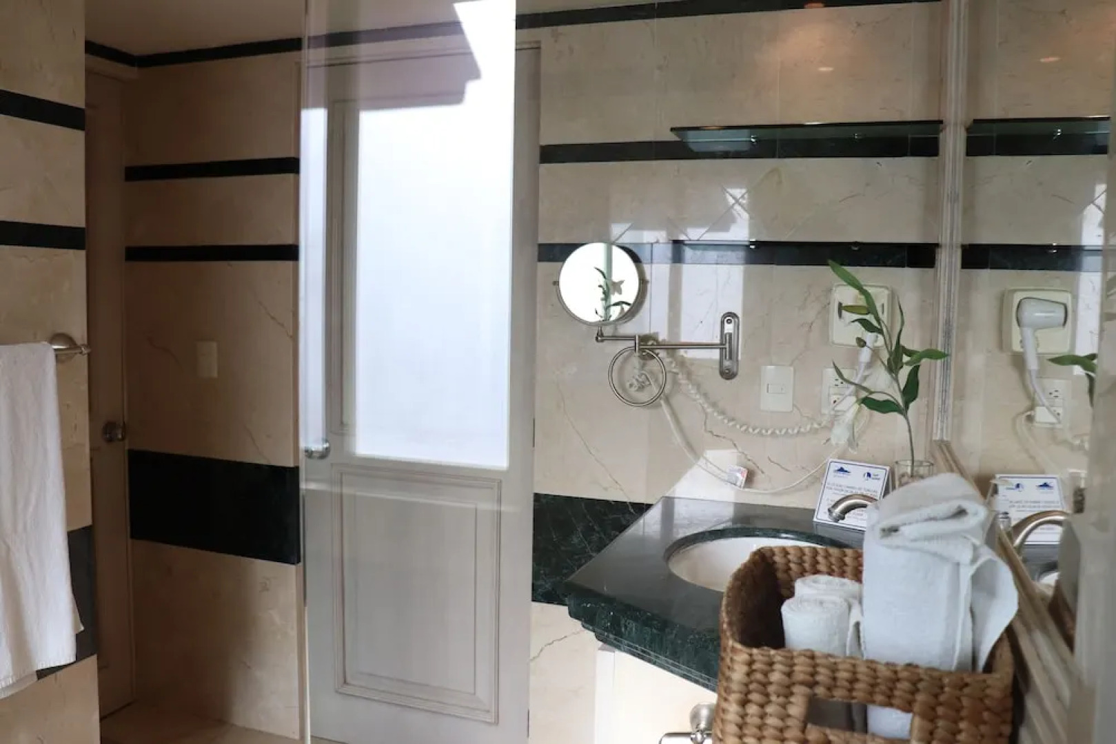 Porto Bello Gran Marina by GuruHotel