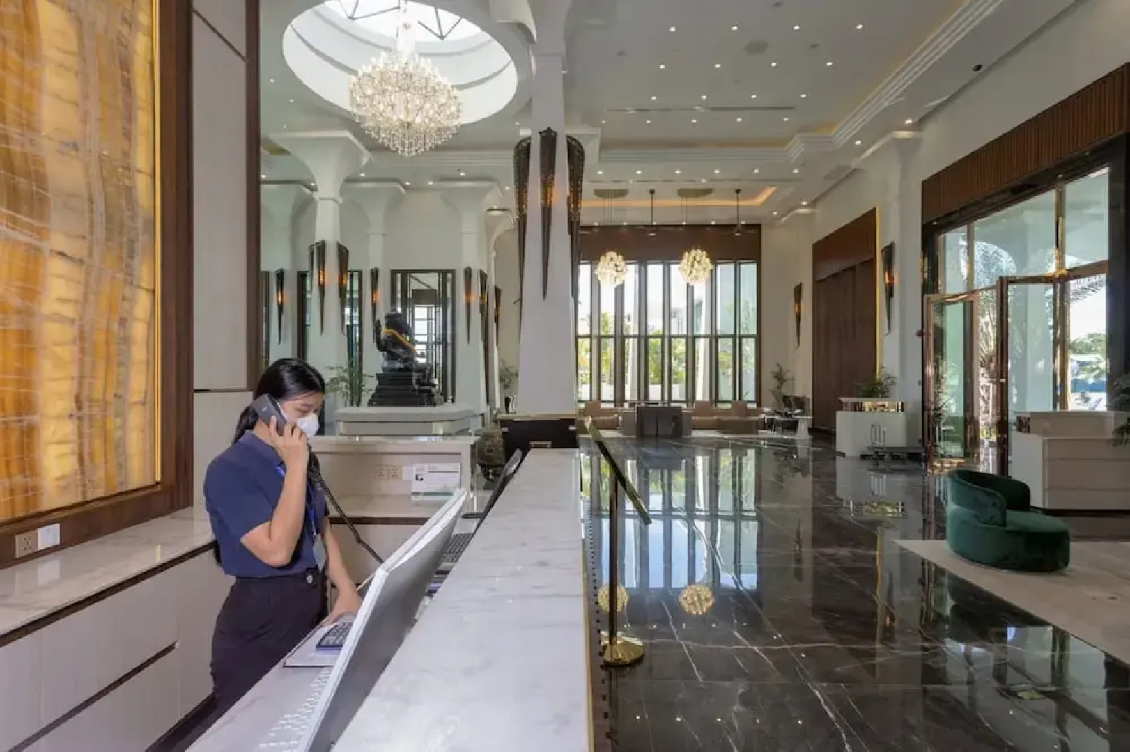 Castle Bayview Resort & Spa