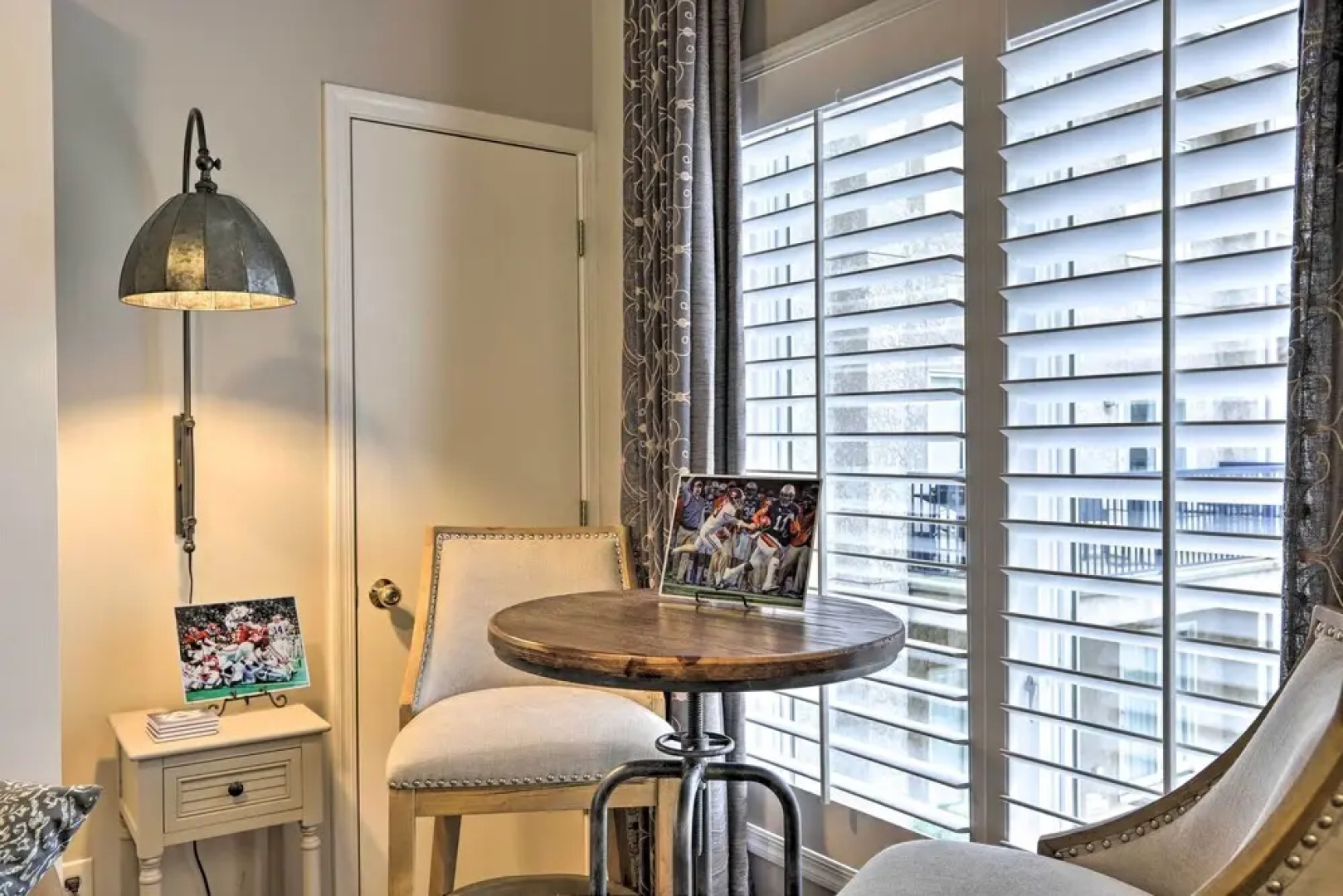 Auburn Gameday Center Studio: Walk to Arena!