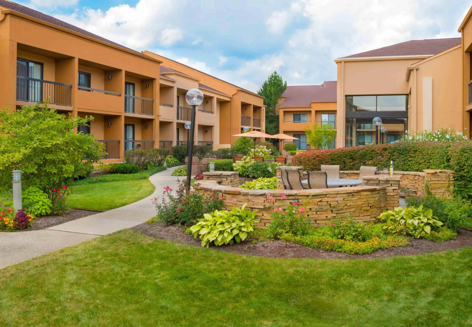 Courtyard by Marriott Chicago Deerfield