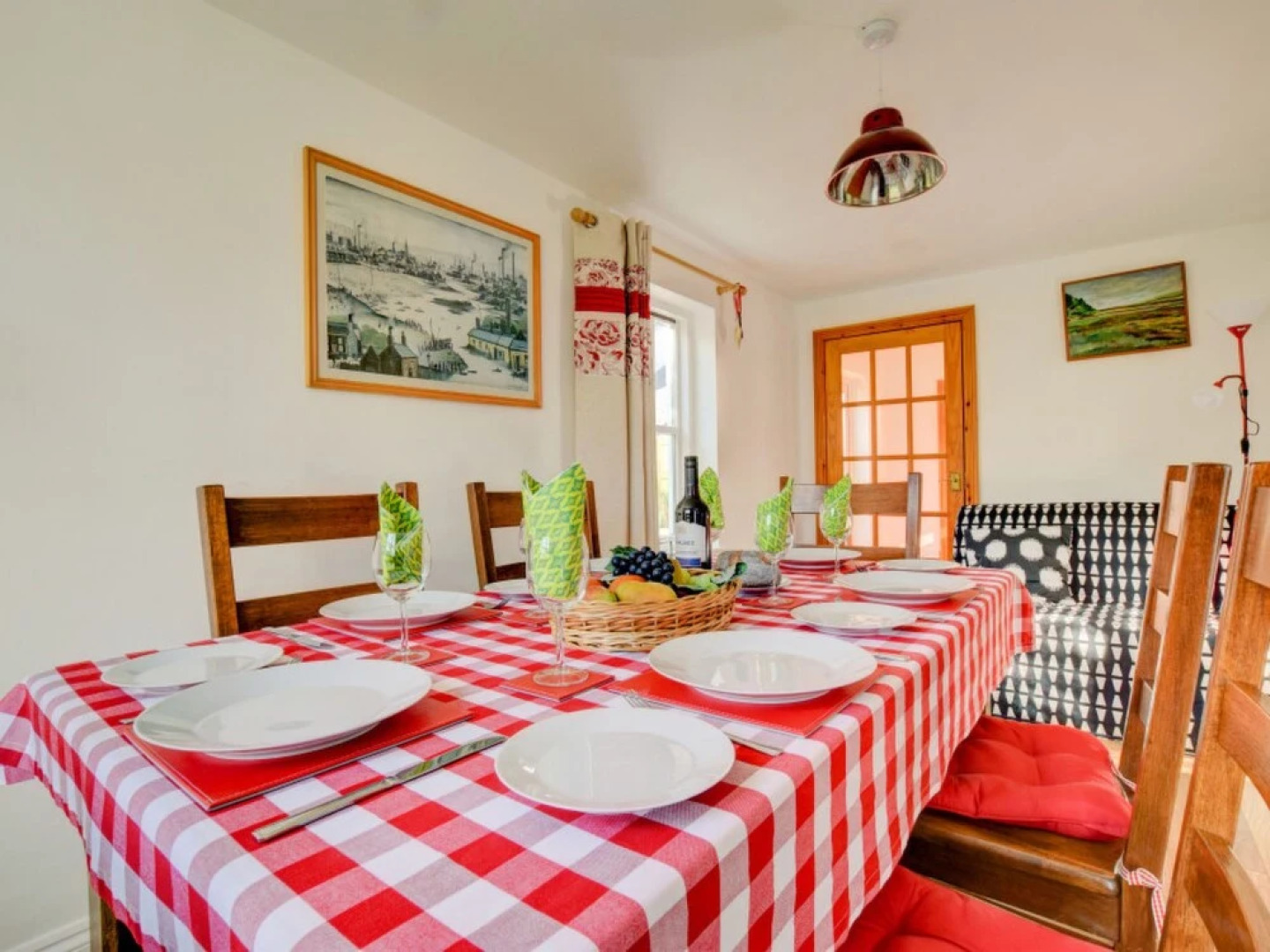 Dau Draeth Dinas Cross