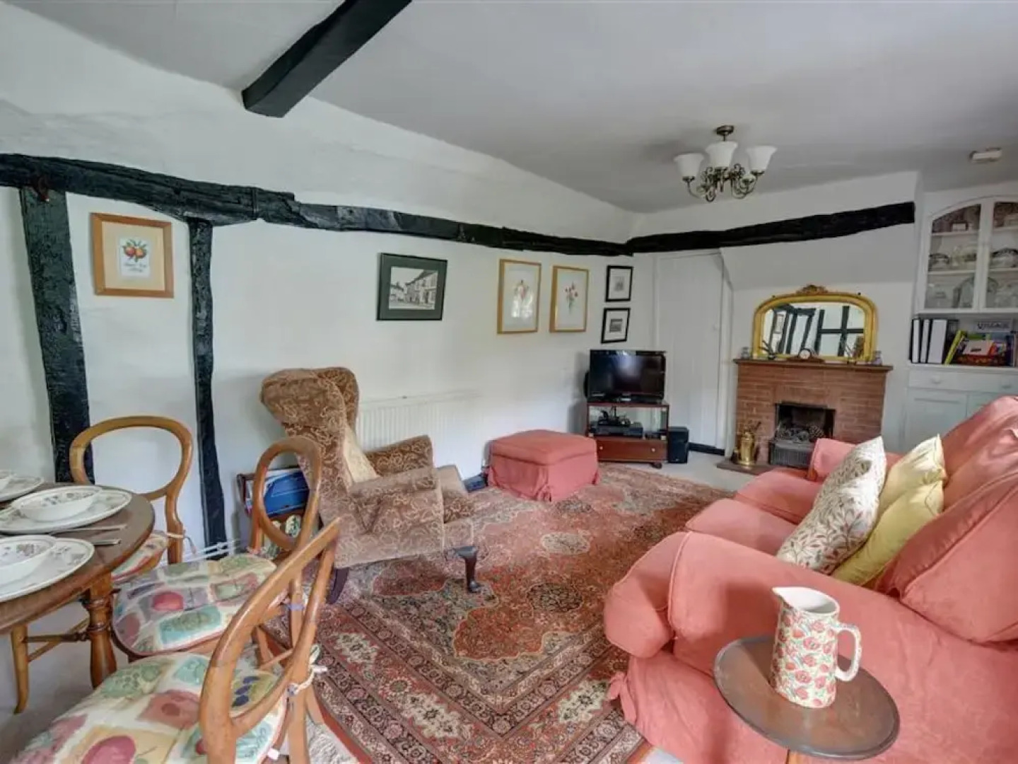 Old World Holiday Home in Denston with Garden near City Center