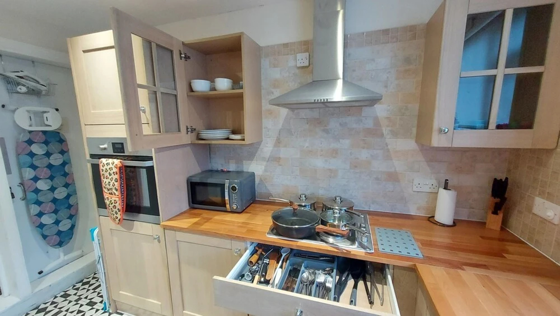 Ravensdale Villa- Ideal For Longer Stays in Kent