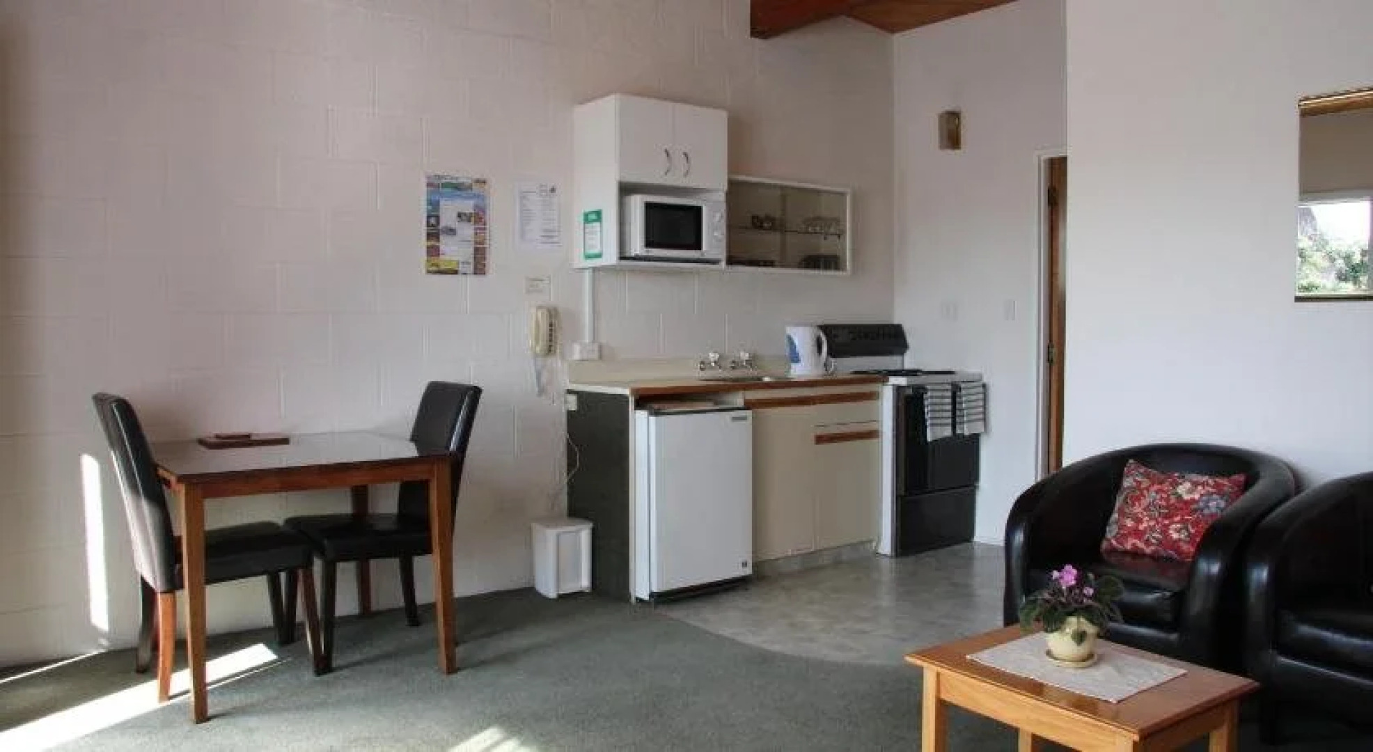 Coachmans Lodge Motel