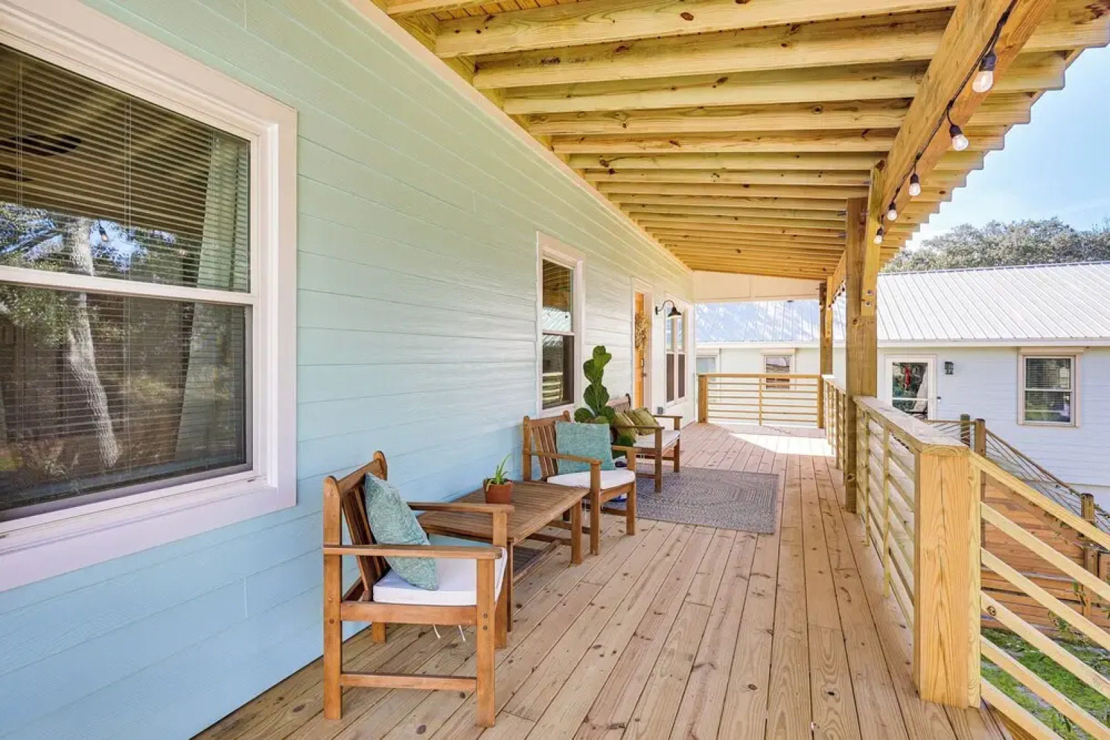 3 Blocks to Beach Access: Coastal Carolina Apt