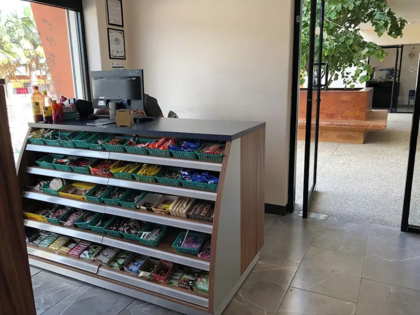 Suites Lomboy & Plaza