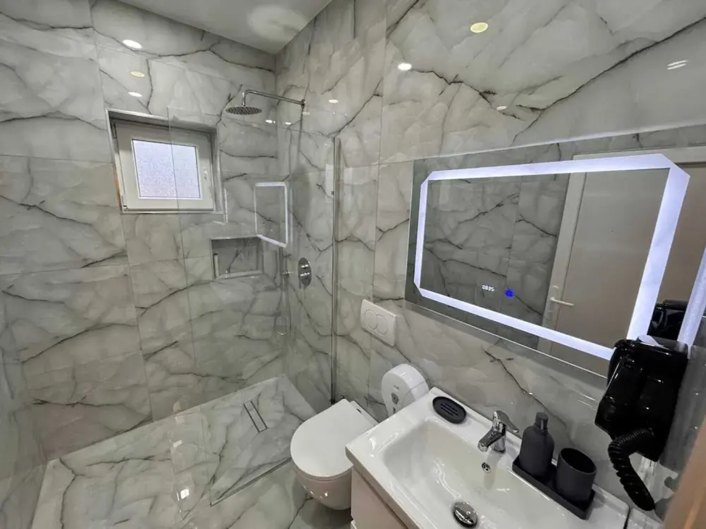 London Restaurant Hotel