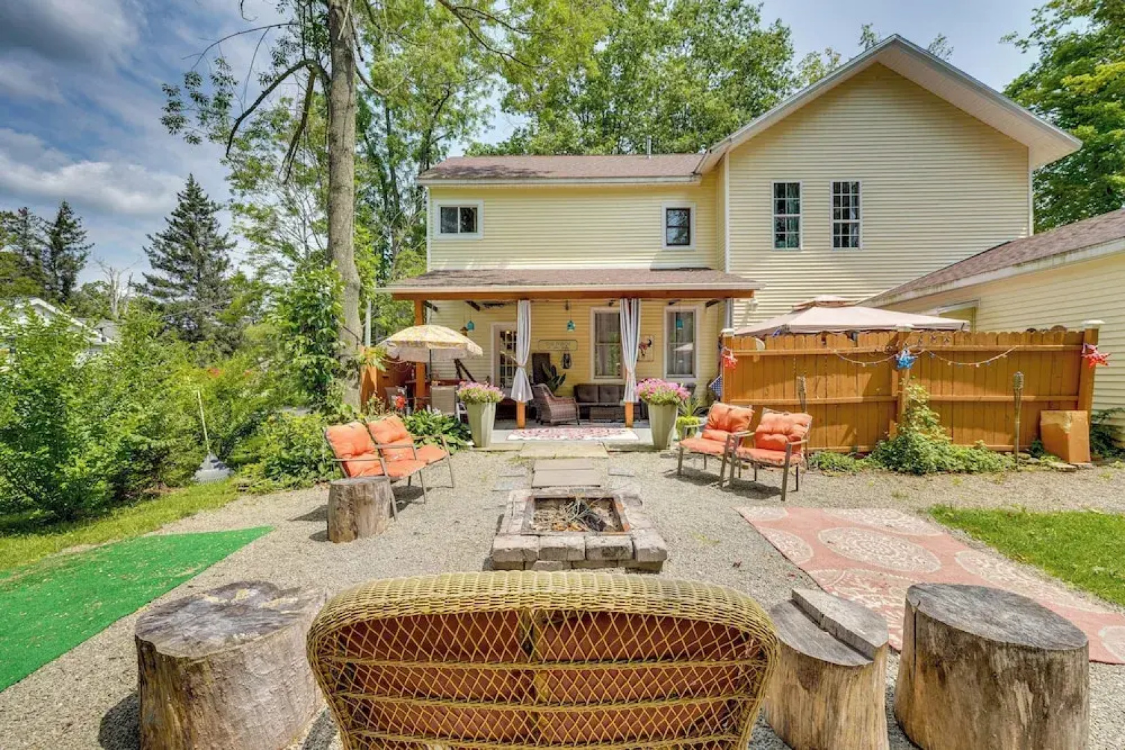 Spacious Victorian Home 1/4 Mi to Holiday Valley!