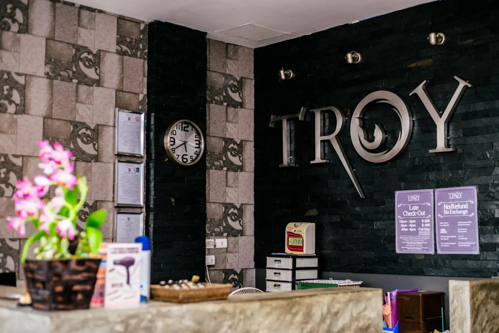 OYO 75321 Gemma Patong