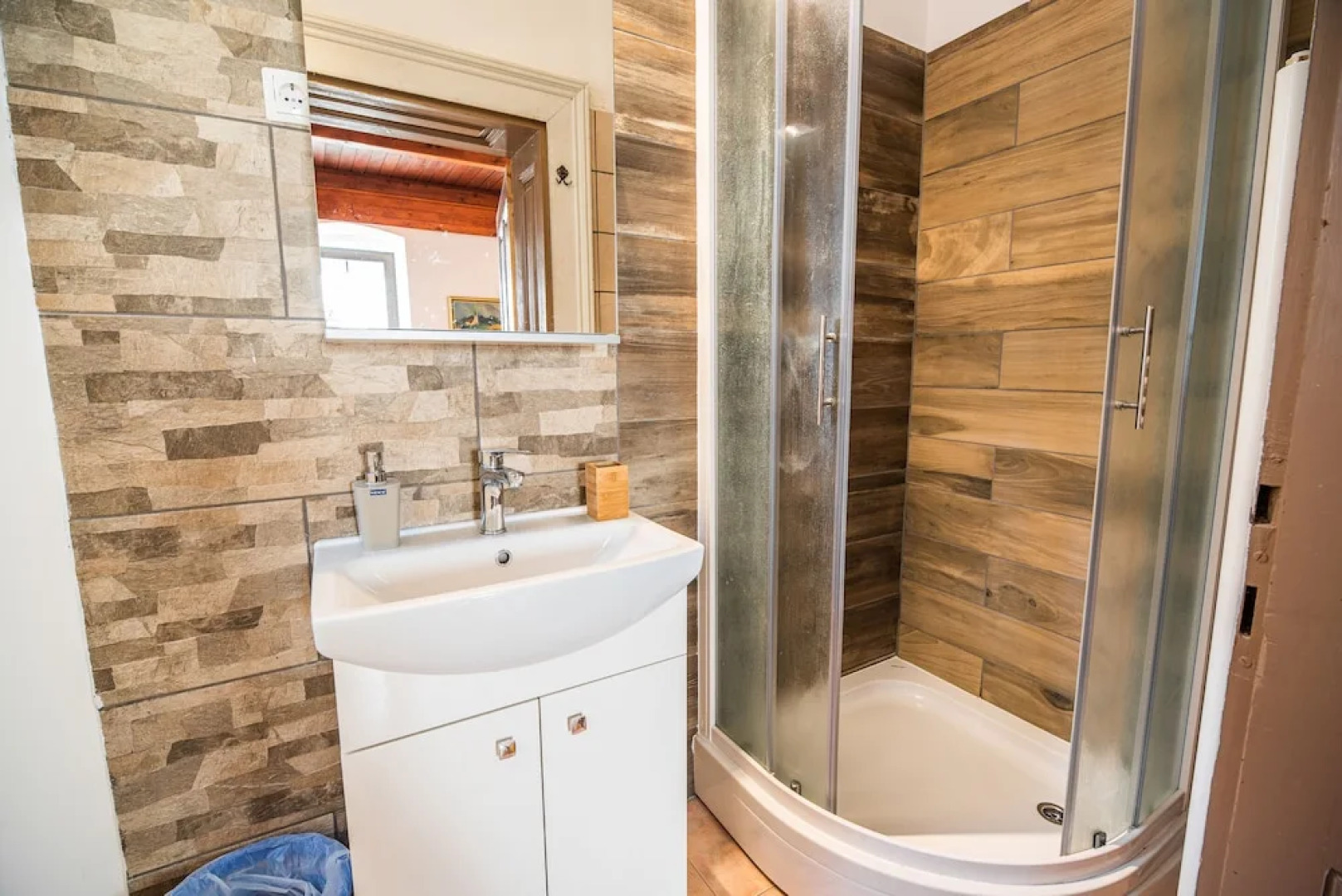 Cvet gora - Camping, Glamping and Accomodations - Hostel