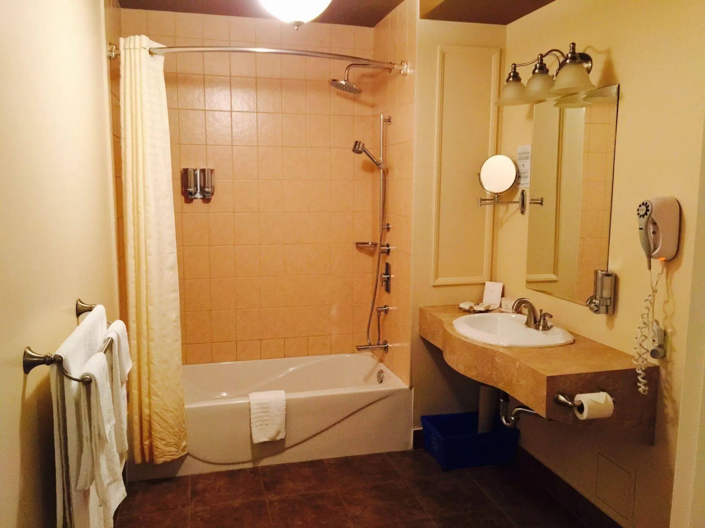 Auberge sous Les Arbres