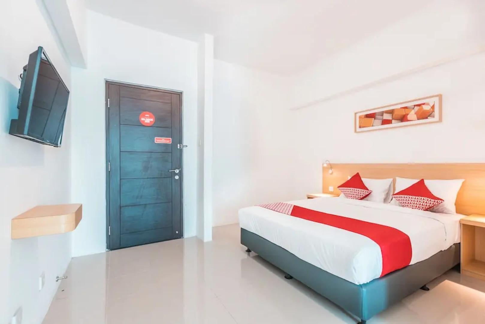 OYO Flagship 1170 The Habitat Karawaci