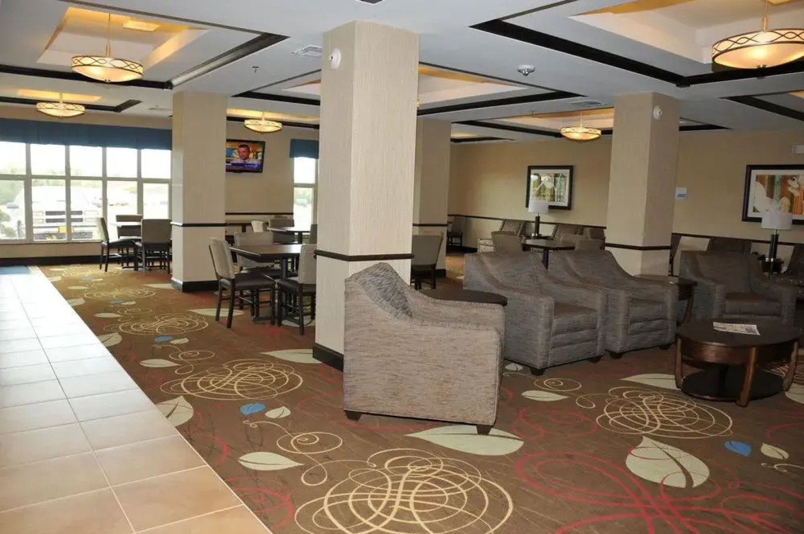 Holiday Inn Express & Suites Clinton by IHG