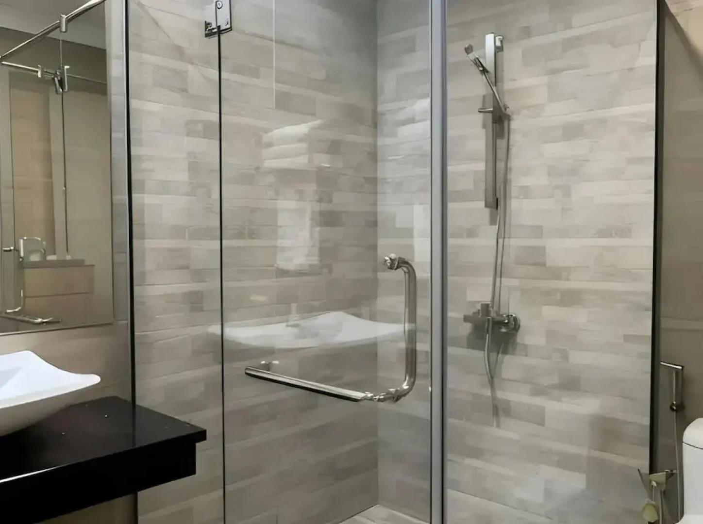 Wing Tat Grand Hotel