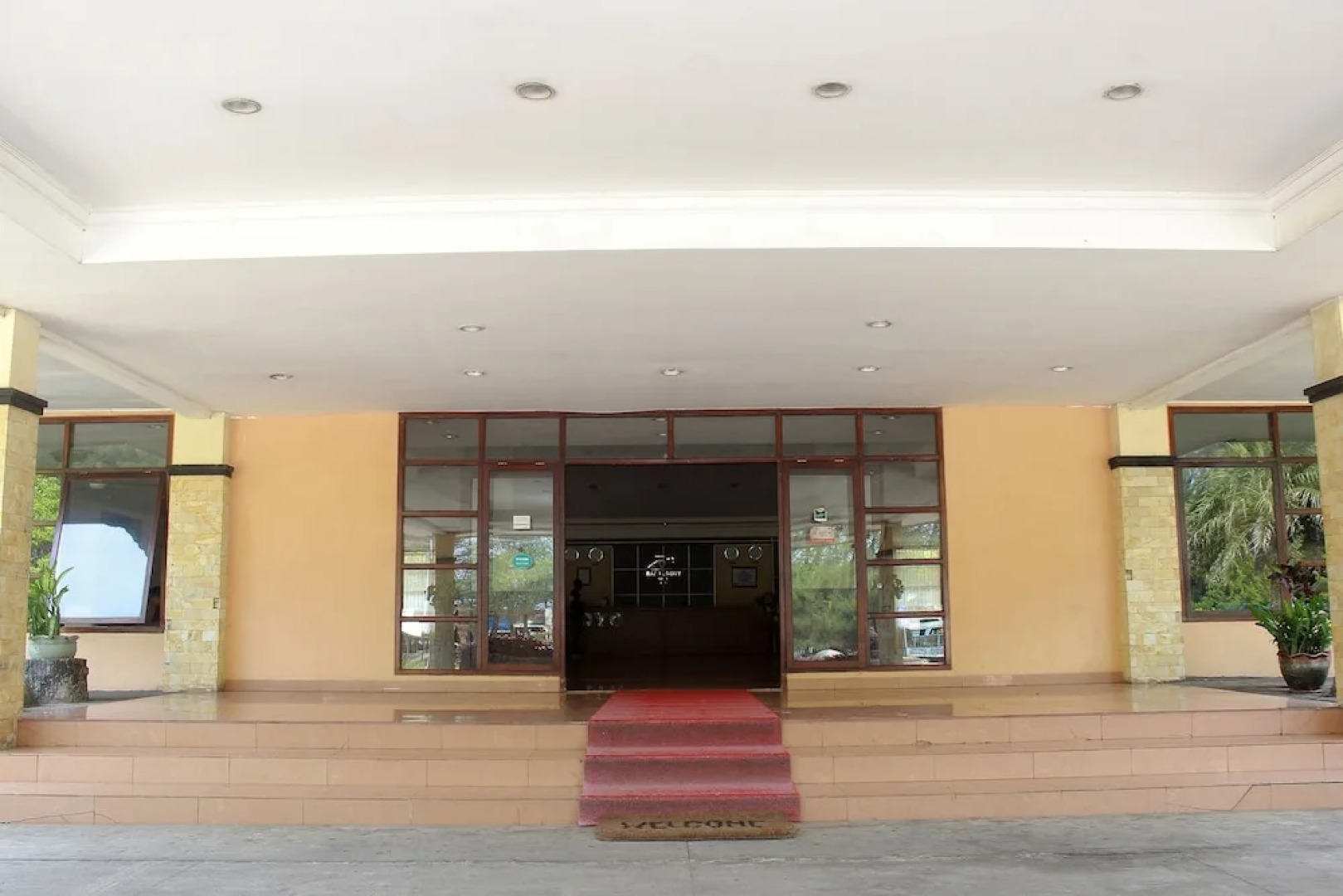 OYO 859 Raffles City Hotel