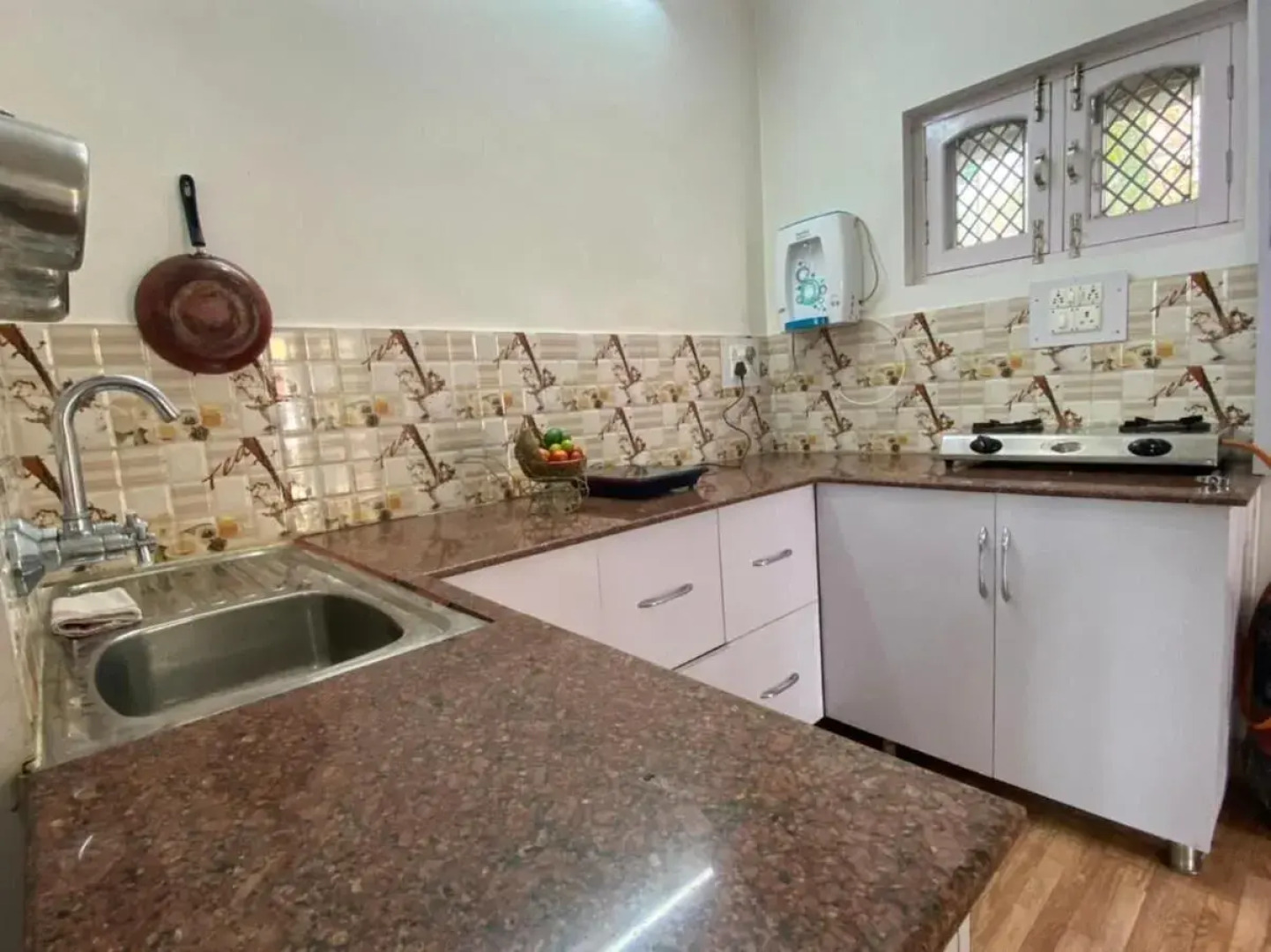 Hipostel Bir - Stay and Cafe