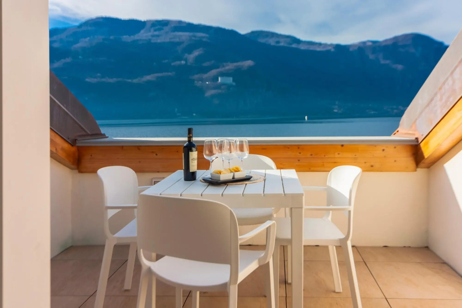 Aglaia Luxury Lake View by Wonderful Italy