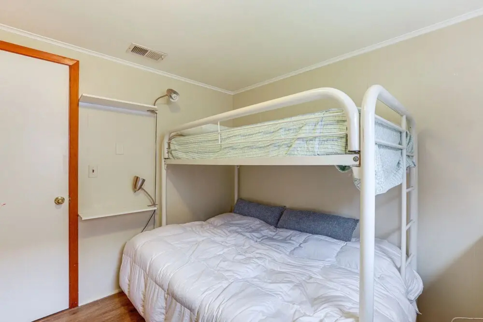 Pet-friendly Long Beach Island Home: Walk to Beach