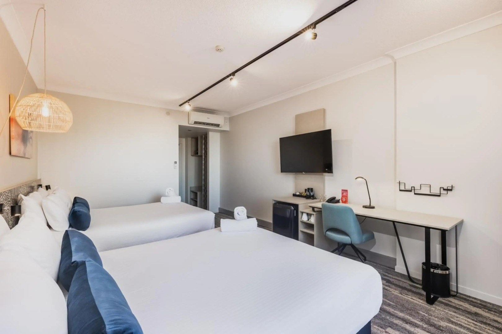 Nightelier Mermaid Waters