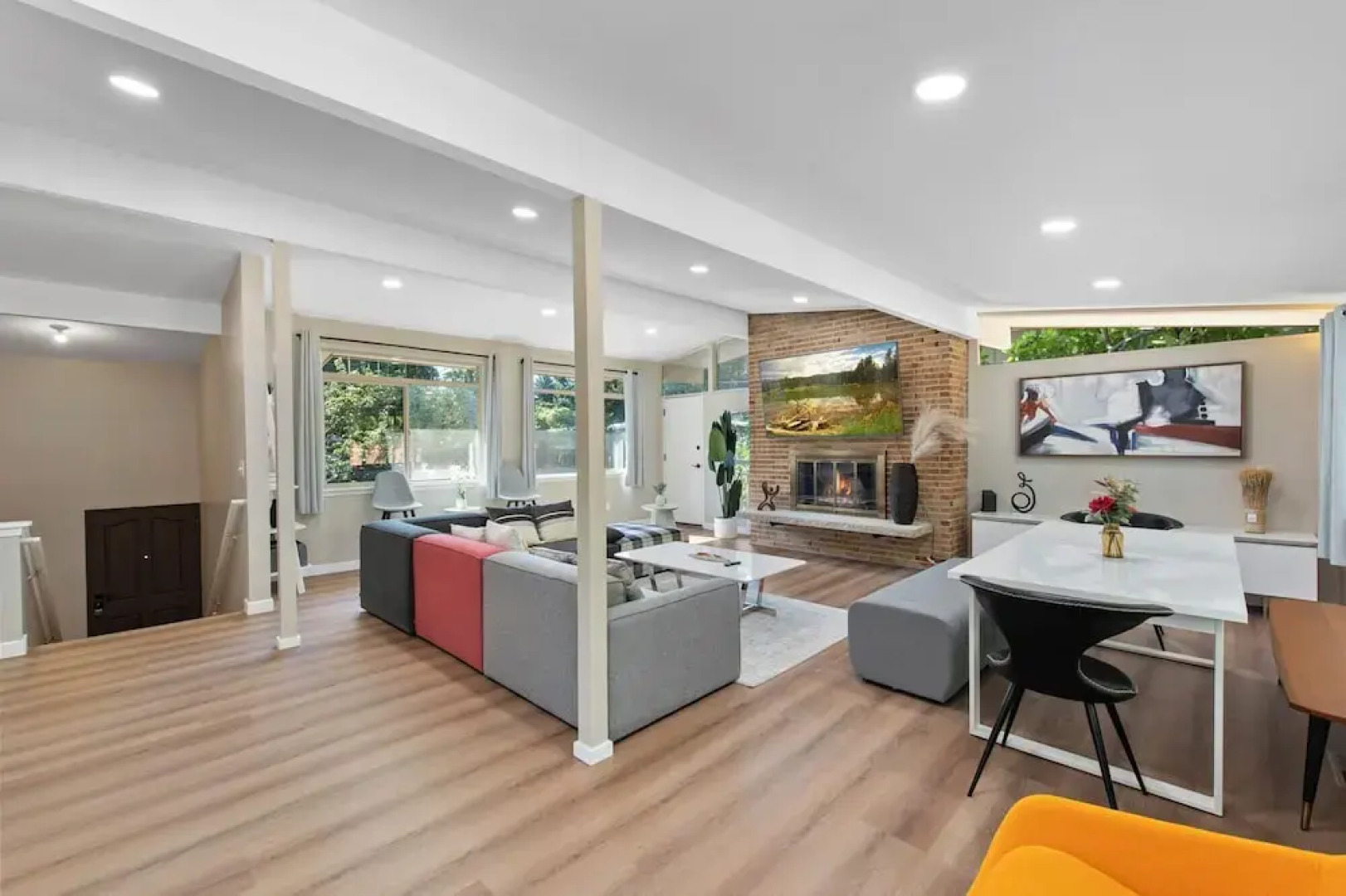 Stylish & Spacious Retreat in Downtown Bellevue