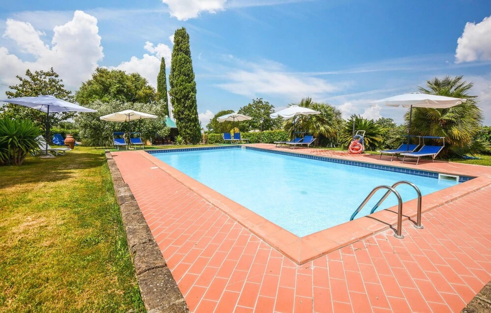 Nice Home in Bivio Montorgiali With Outdoor Swimming Pool, Wifi and 1 Bedrooms