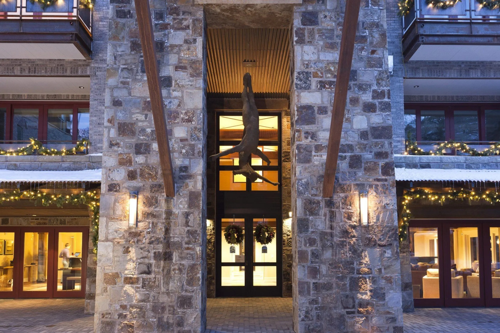 Element 52, Auberge Collection