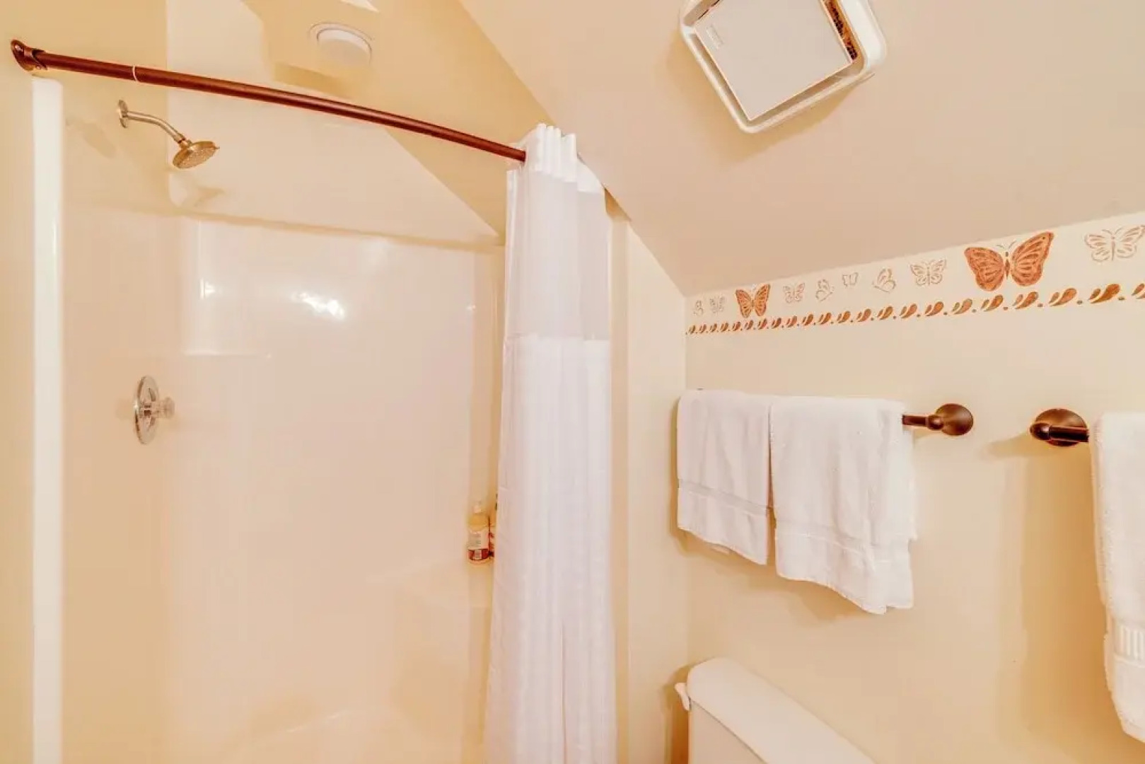 Game Room & Fire Pit: Wintergreen Resort Home!