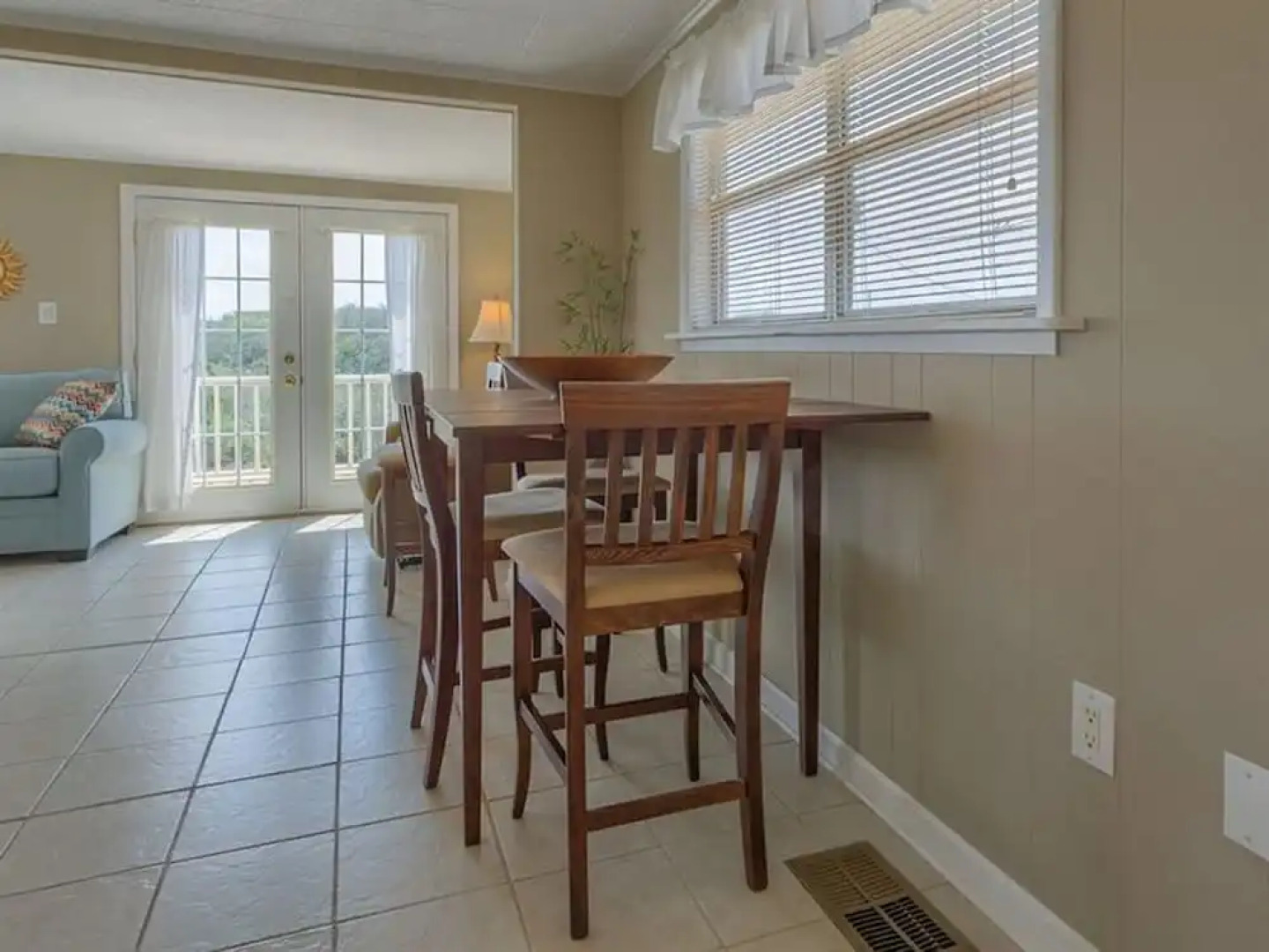 Seashell Cottage by Meyer Vacation Rentals