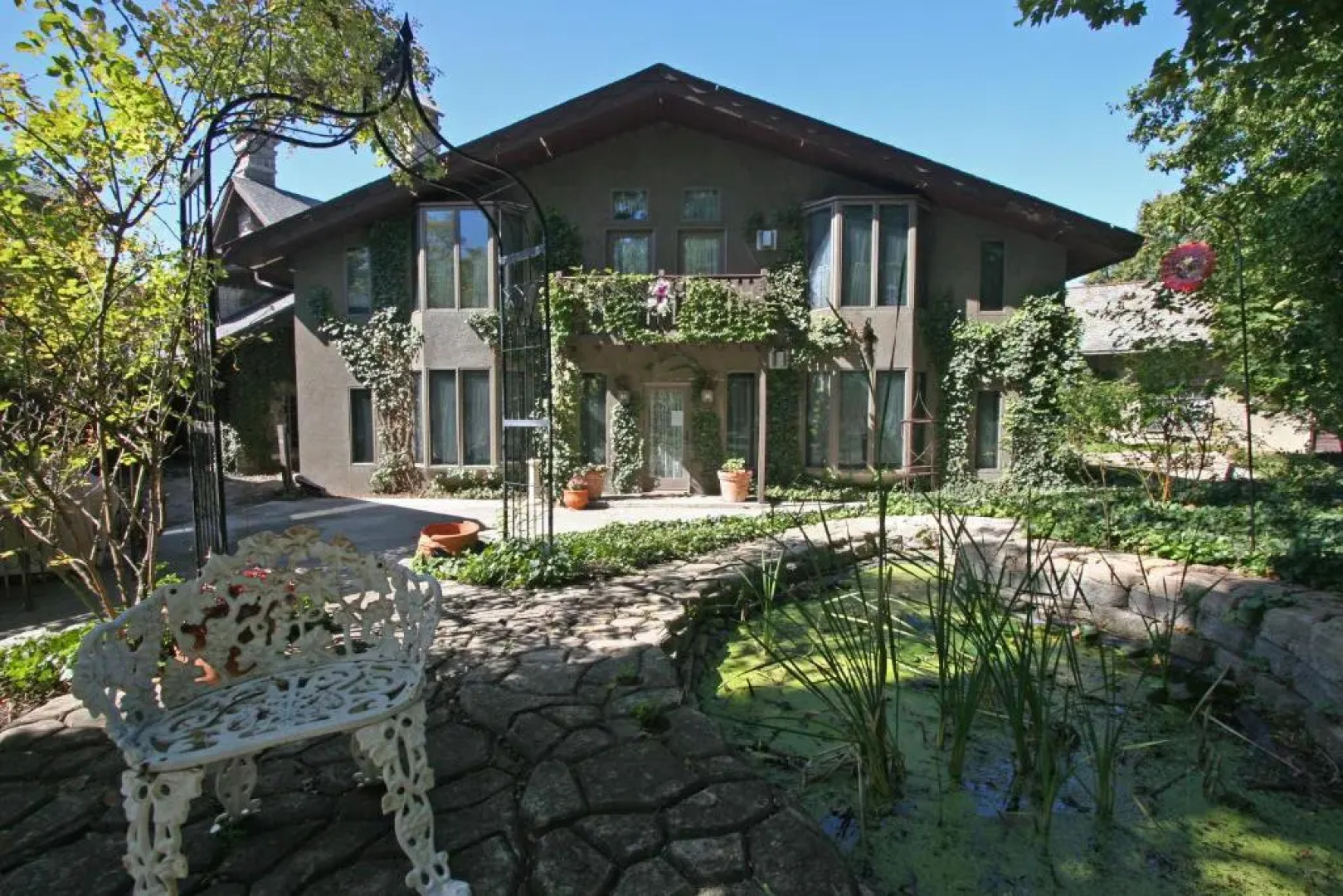 Stone Chalet B&B Inn and Event Center