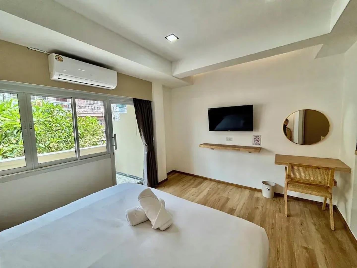 Charm Hostel at Pratumnak